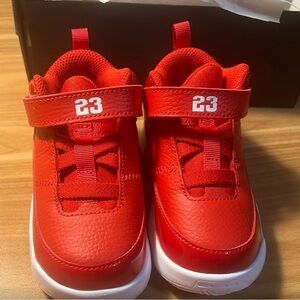 NWT JORDAN MAX AURA 3 UNIVERSITY RED/WHITE 8C TODDLER DA8023 600